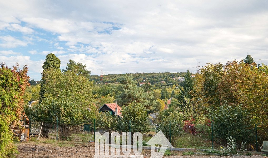 Prodej stavebního pozemku 700 m², Praha – náhled fotky 4