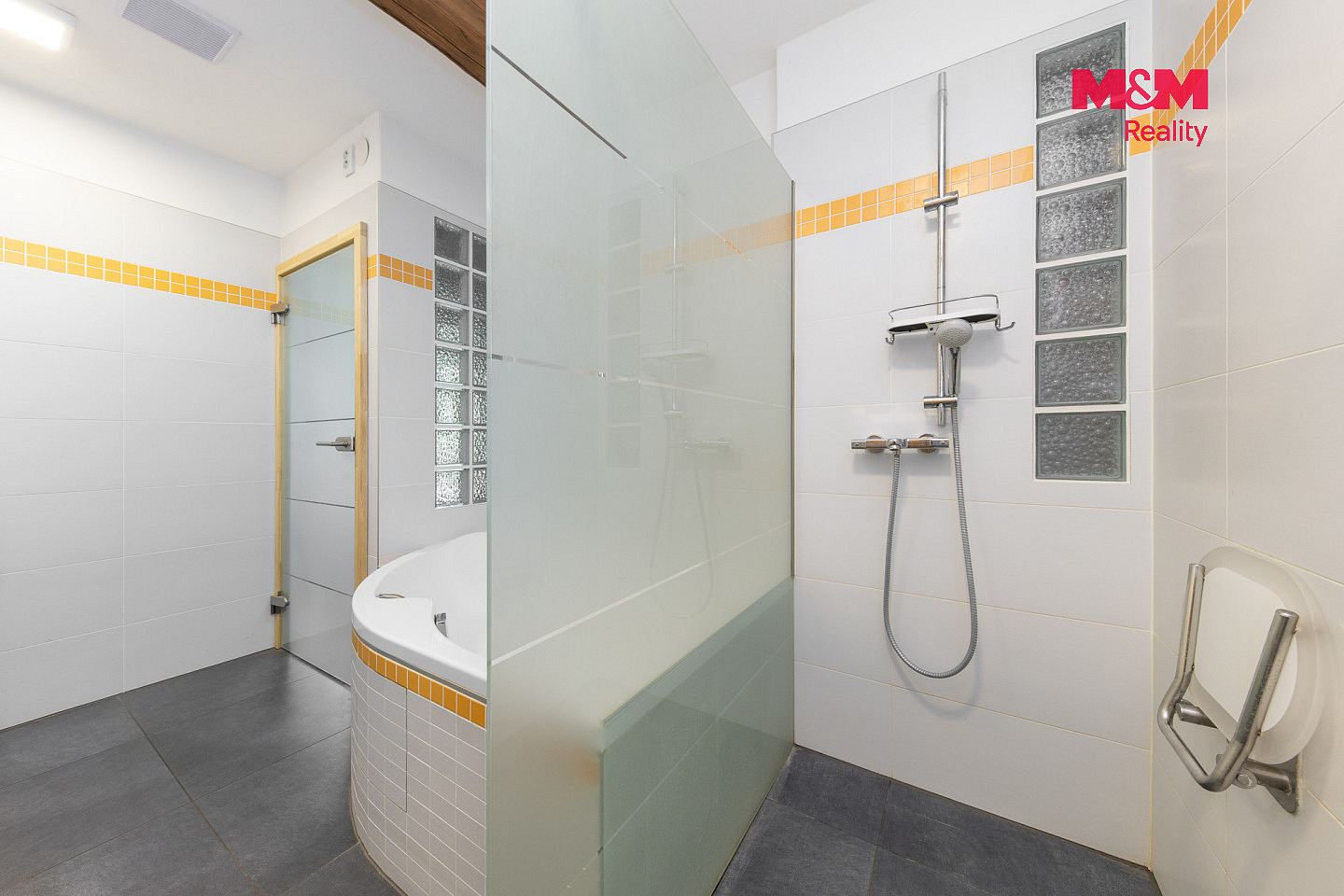 Prodej domu 231 m² s pozemkem 575 m² – fotografie 3