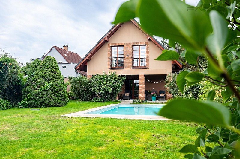 Prodej domu 287 m² s pozemkem 997 m²