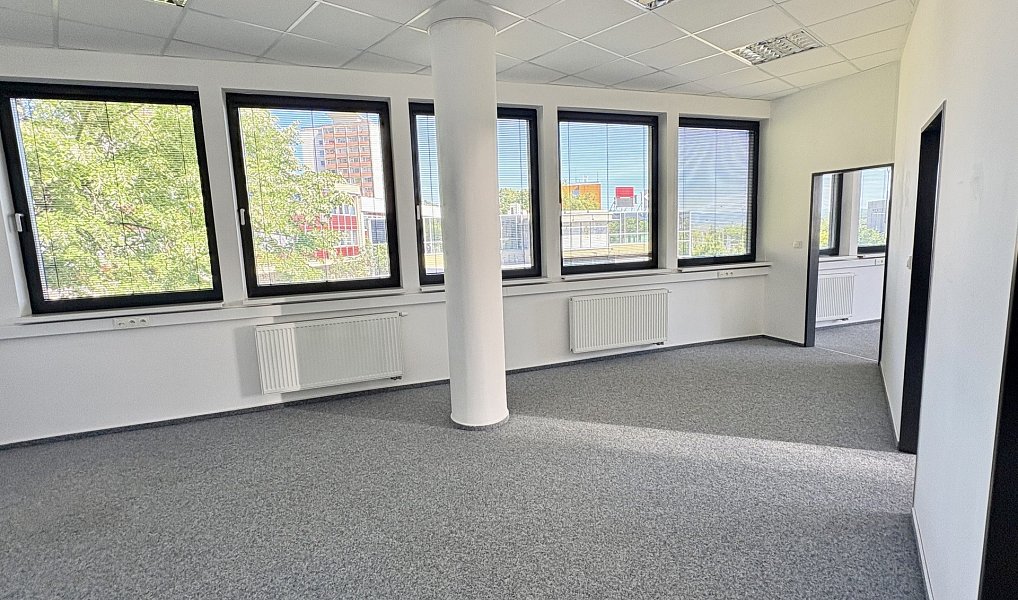 Pronájem kanceláře 72 m², Most – náhled fotky 3