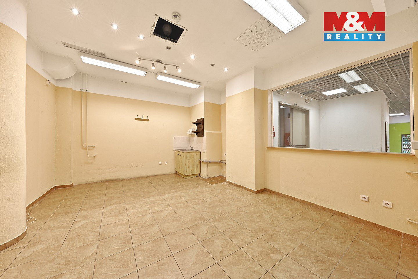 Pronájem obchodních prostor 22 m² — photo 2