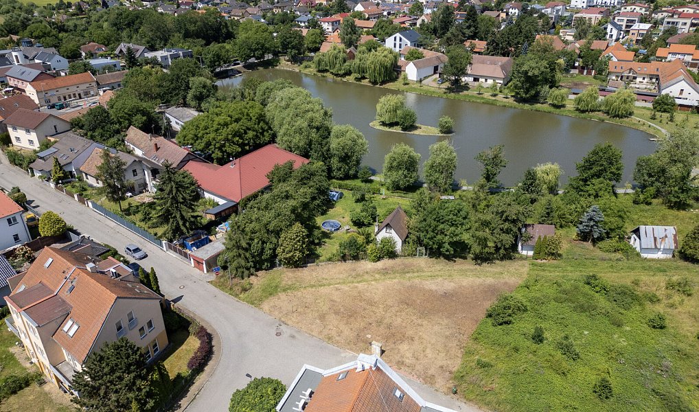 Prodej stavebního pozemku 695 m², Praha – náhled fotky 11