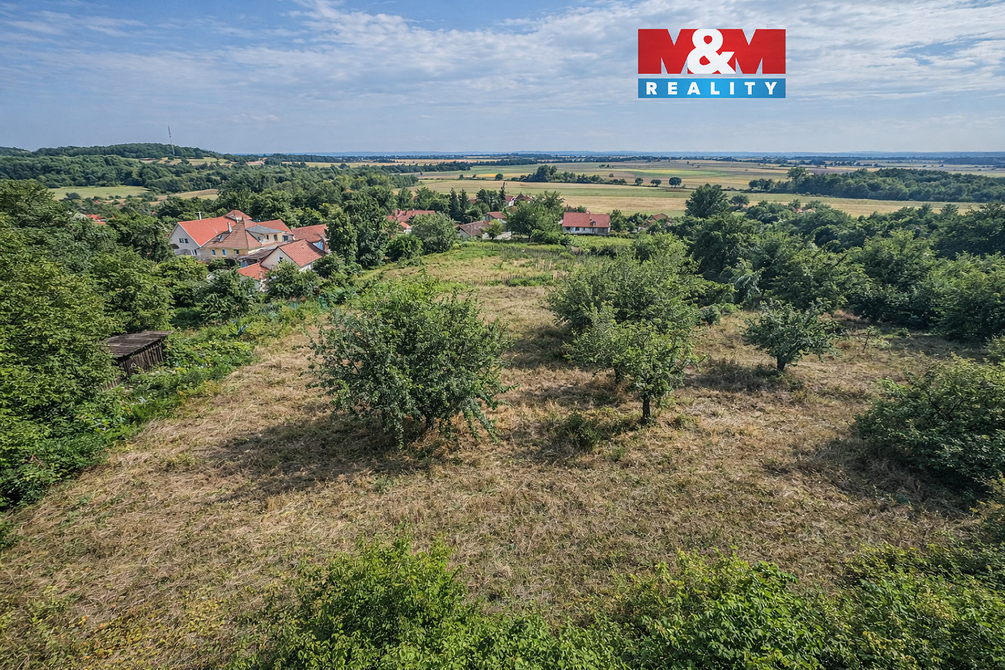Prodej stavebního pozemku 1 185 m²