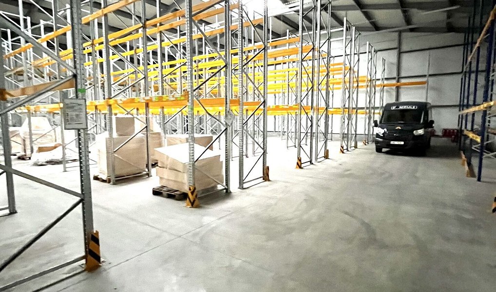 Pronájem skladovacích prostor 5 000 m², Dubno – náhled fotky 5