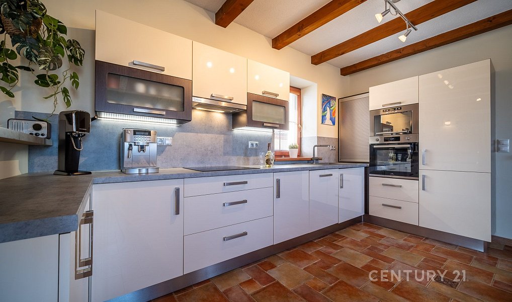 Prodej domu 220 m² s pozemkem 242 m², Vrábče – náhled fotky 3