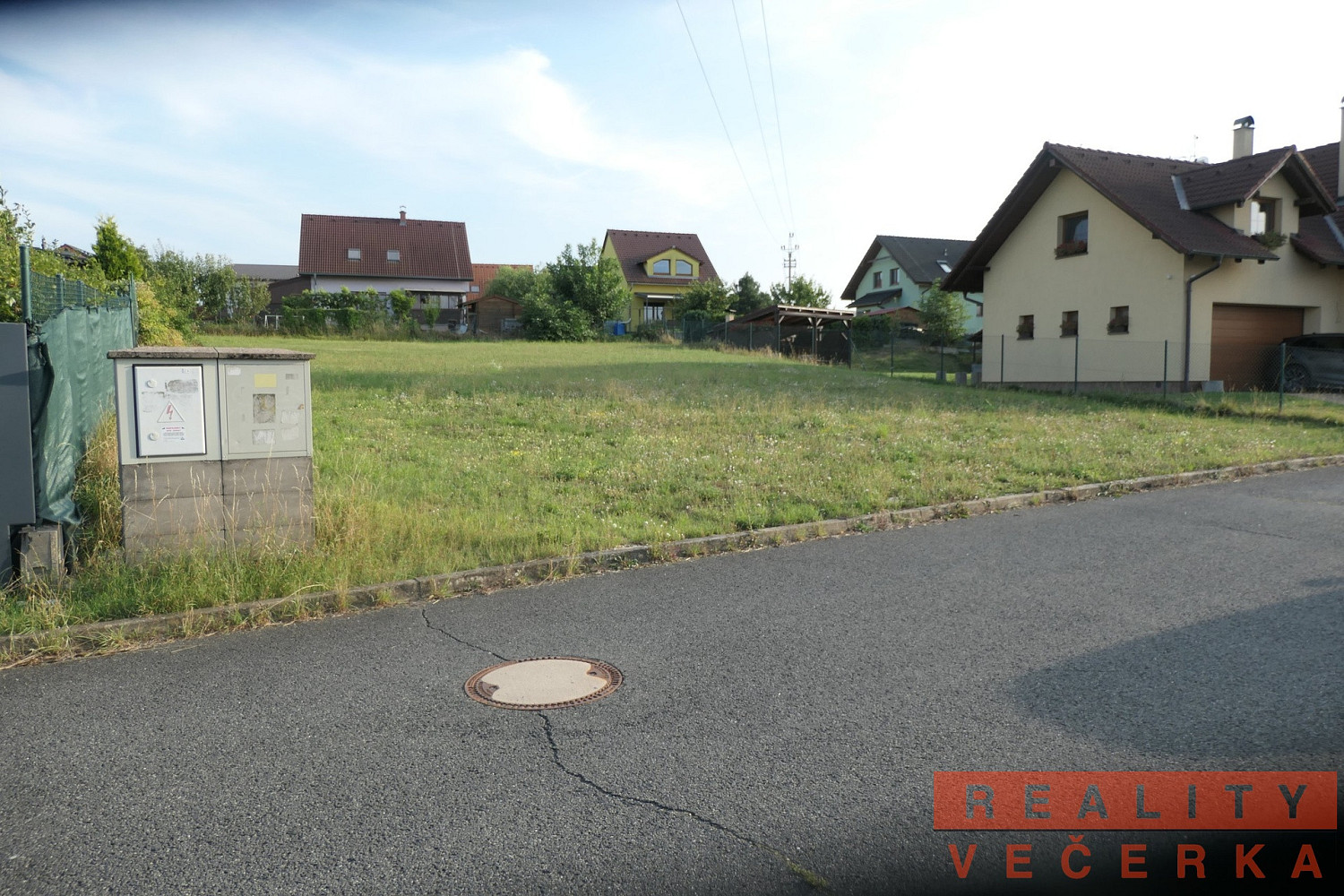 Prodej stavebního pozemku 898 m² – fotografie 3