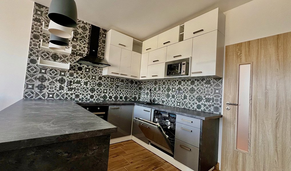Pronájem bytu 4+kk 109 m², Kounice – náhled fotky 4