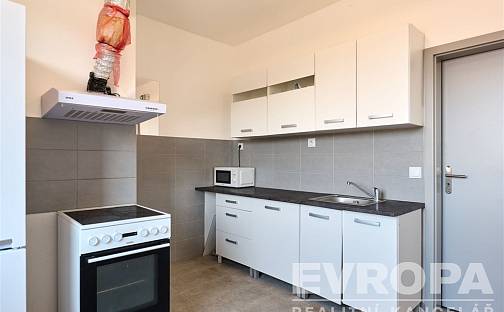 Pronájem pokoje 20 m², B. Němcové, Přelouč, okres Pardubice