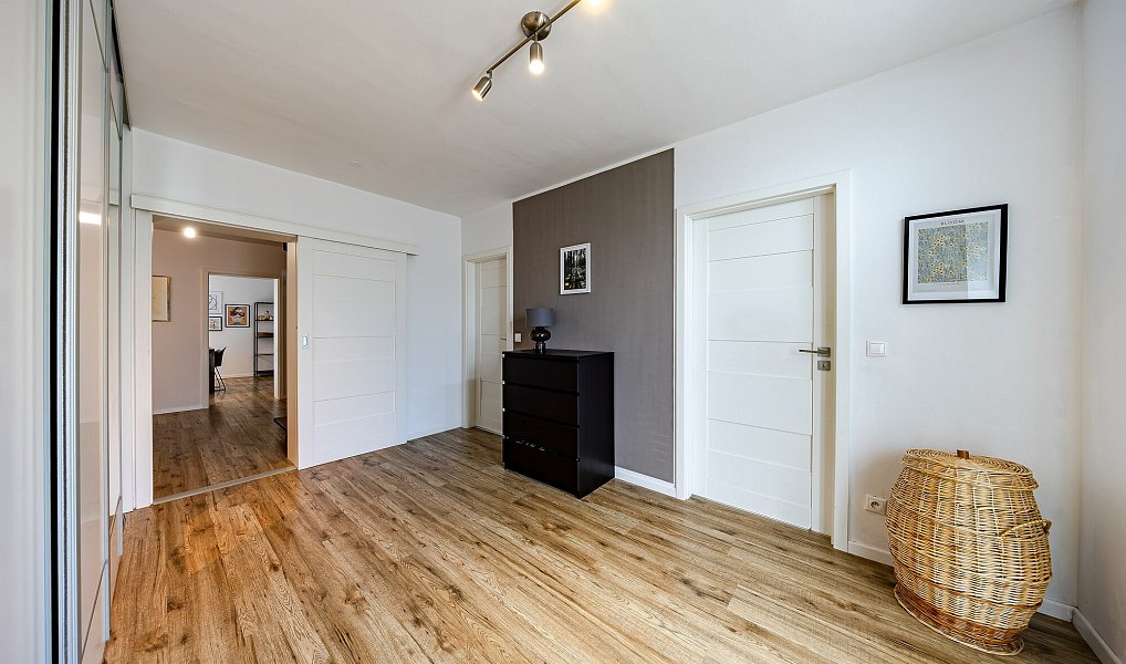 Prodej domu 206 m² s pozemkem 637 m², Staré Město – náhled fotky 26