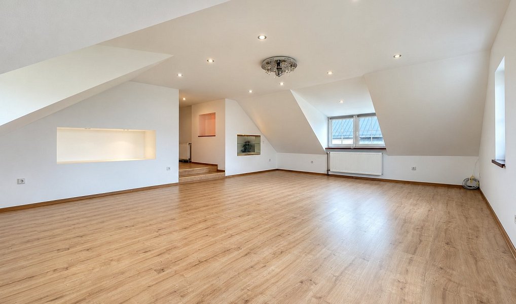 Prodej domu 295 m² s pozemkem 1 331 m², Hora Svatého Šebestiána – náhled fotky 5