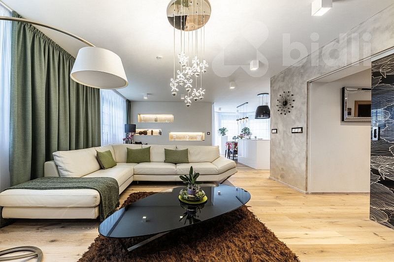 Prodej domu 195 m² s pozemkem 750 m² – fotografie 2