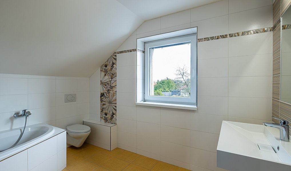 Prodej domu 150 m² s pozemkem 695 m², Staré Jesenčany – náhled fotky 14