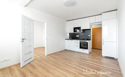 Pronájem bytu 2+kk 36 m², V Štíhlách, Praha 4 - Krč