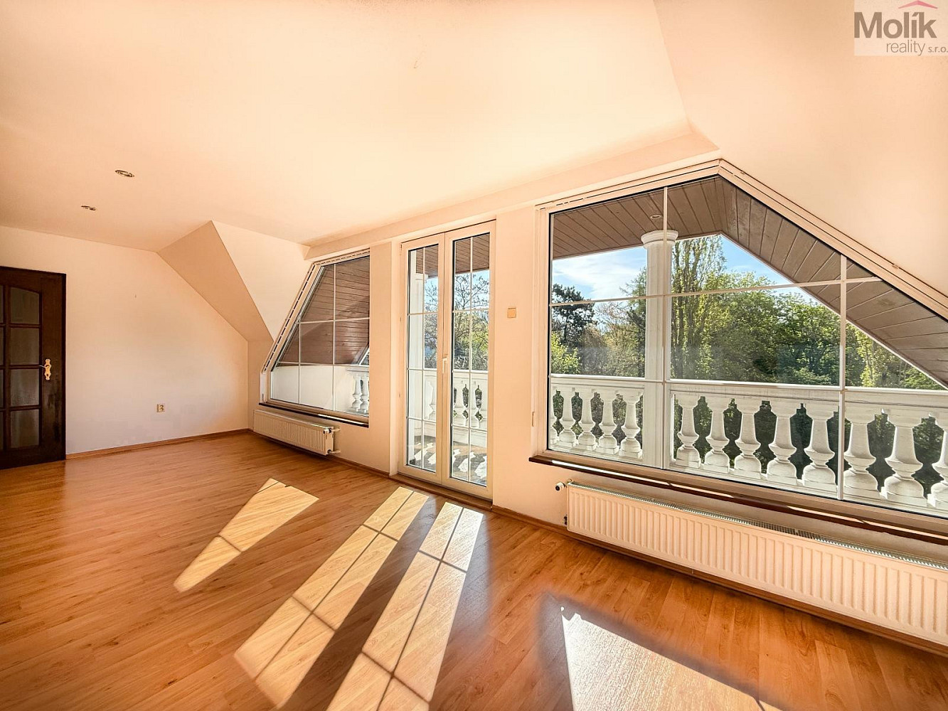 Pronájem bytu atypického 256 m² – fotografie 4