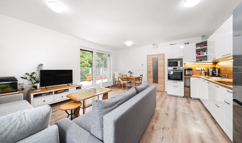 Prodej bytu 3+kk 77 m², Odolena Voda – náhled fotky 2
