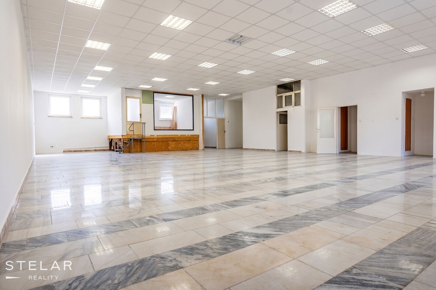Prodej obchodních prostor 230 m² – fotografie 3