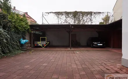 Prostějov, Trávnická, parkovací stání v uzavřeném dvoře., Trávnická, Prostějov