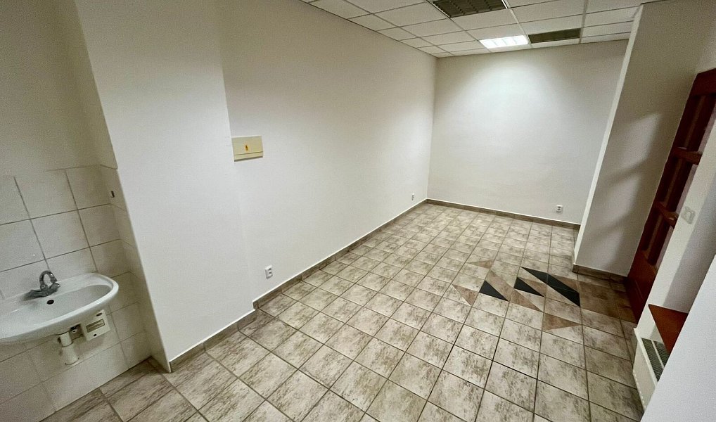 Pronájem obchodních prostor 19 m², Hodonín – náhled fotky 8