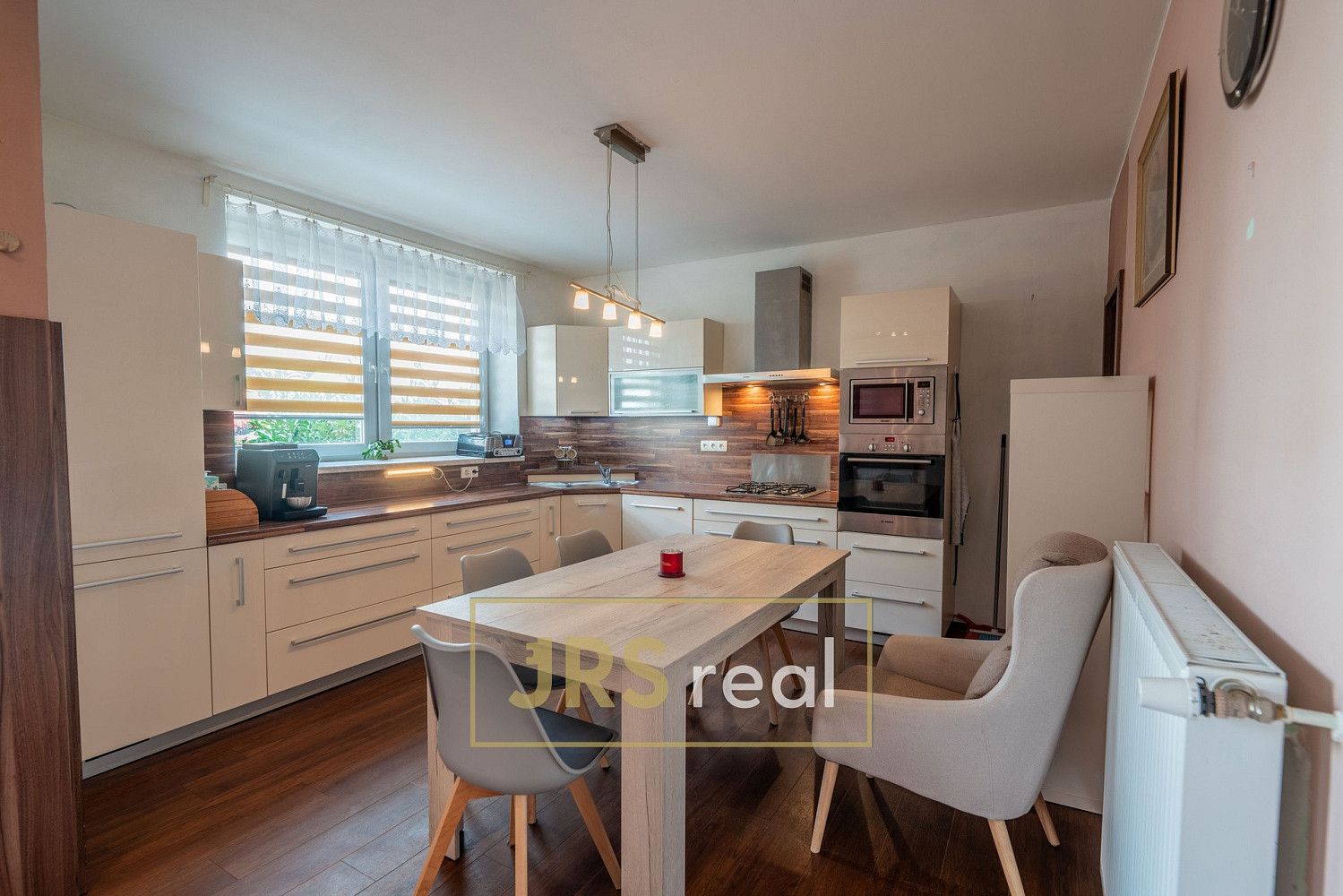 Prodej ubytovacího objektu 220 m² – fotografie 2