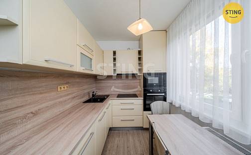 Pronájem bytu 3+1 60 m², Sídliště 6. května, Zubří, okres Vsetín