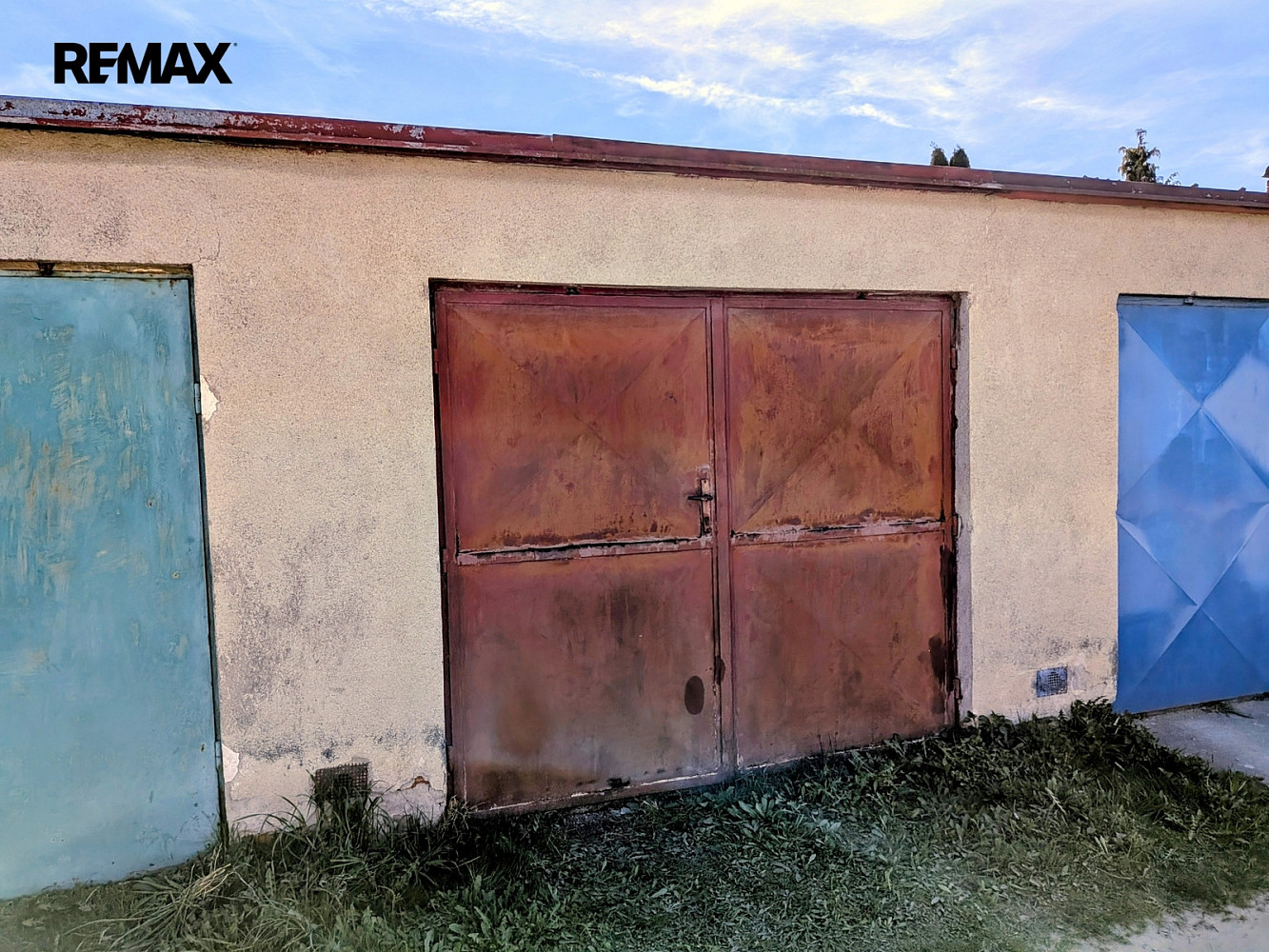Zděná řadová garáž ve skvělé lokalitě telč štěpnice, volná ihned — photo 2