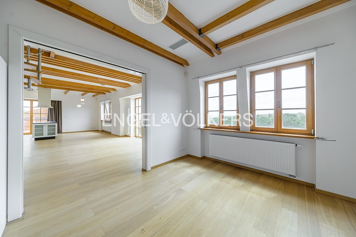 Pronájem bytu 4+kk 202 m² – fotografie 5