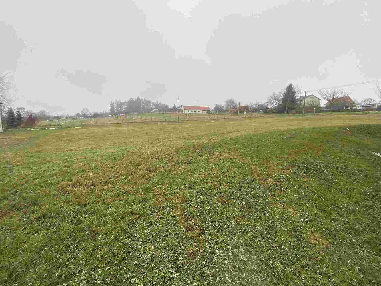 Prodej komerčního pozemku 1 851 m²