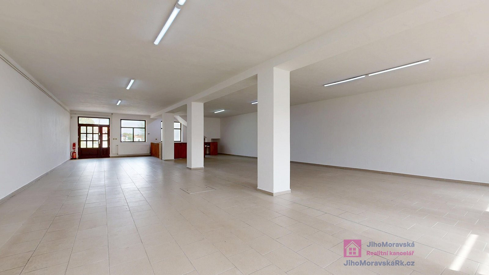 Pronájem obchodních prostor 144 m² – fotografie 5