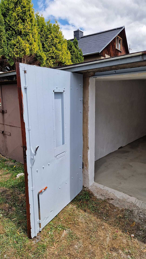 Prodej prostorné garáže 22 m2 v drahůnkách u dubí — photo 4