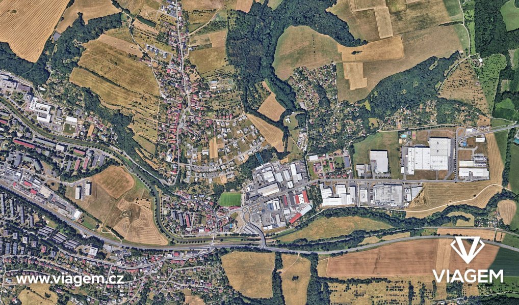 Prodej pole 1 272 m², Zlín – náhled fotky 3