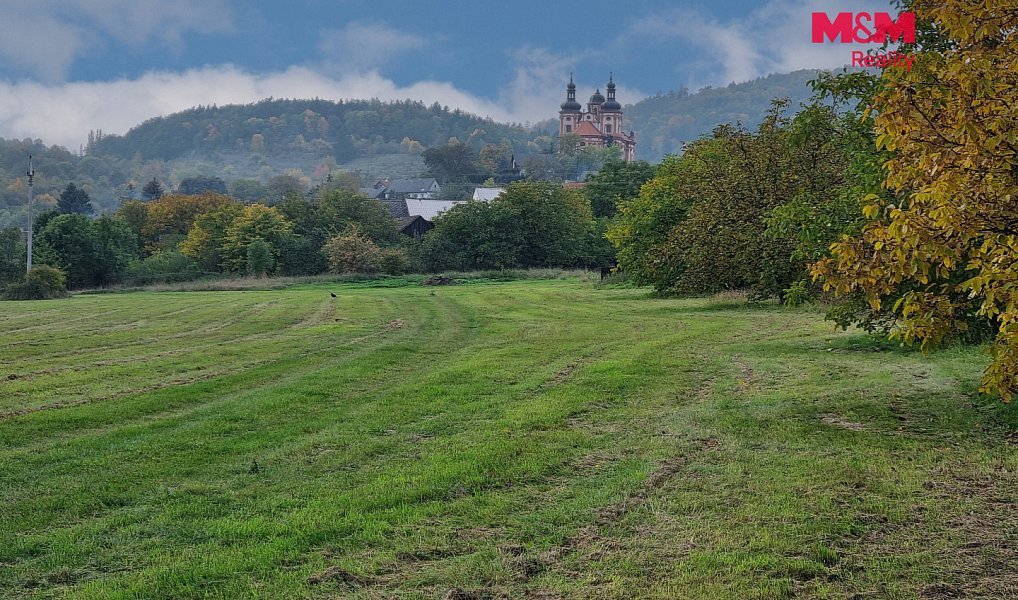 Prodej stavebního pozemku 1 556 m², Valeč – náhled fotky 3