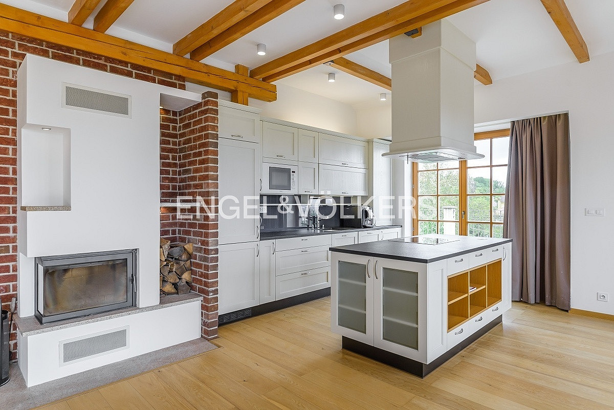 Pronájem bytu 4+kk 202 m² – fotografie 4