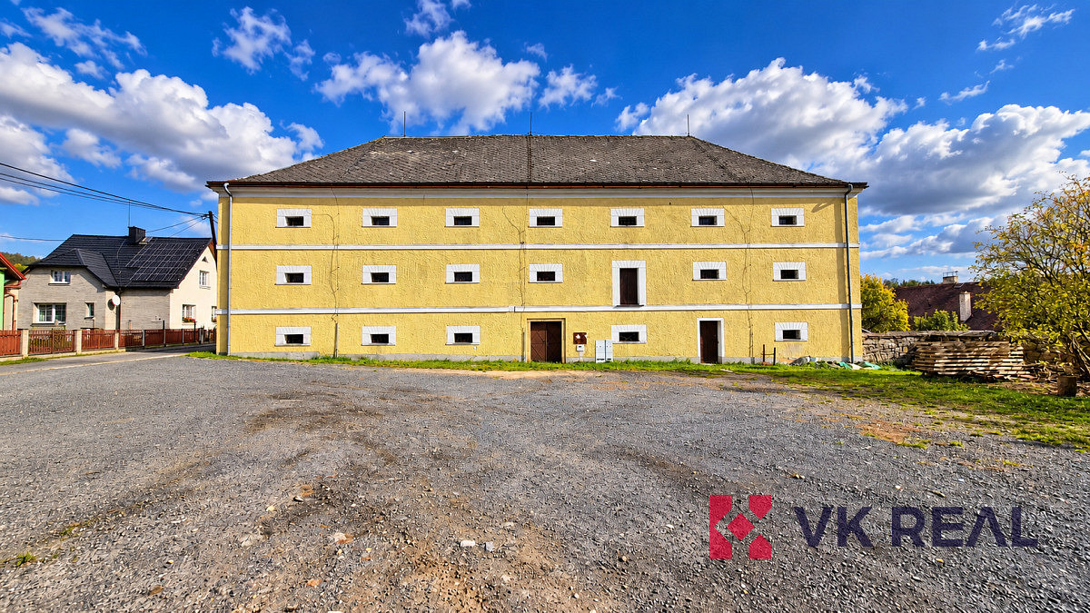 Prodej zemědělského objektu 2 380 m²