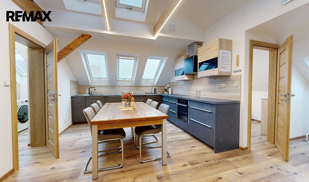 Prodej ubytovacího objektu 655 m², Dolní Dunajovice – náhled fotky 15