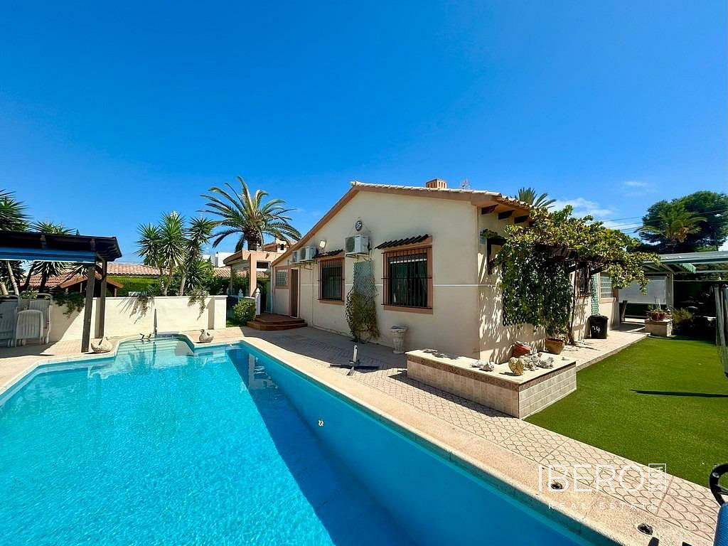 Prodej domu 141 m² s pozemkem 800 m², Orihuela Costa