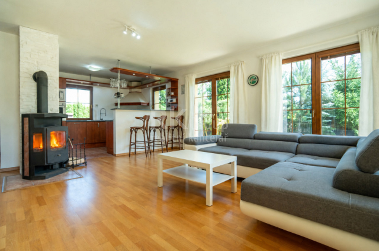 Prodej domu 338 m² s pozemkem 1 259 m² — photo 2