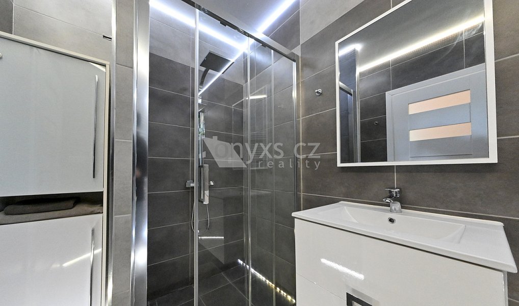 Prodej domu 183 m² s pozemkem 2 301 m², Komorní Lhotka – náhled fotky 33