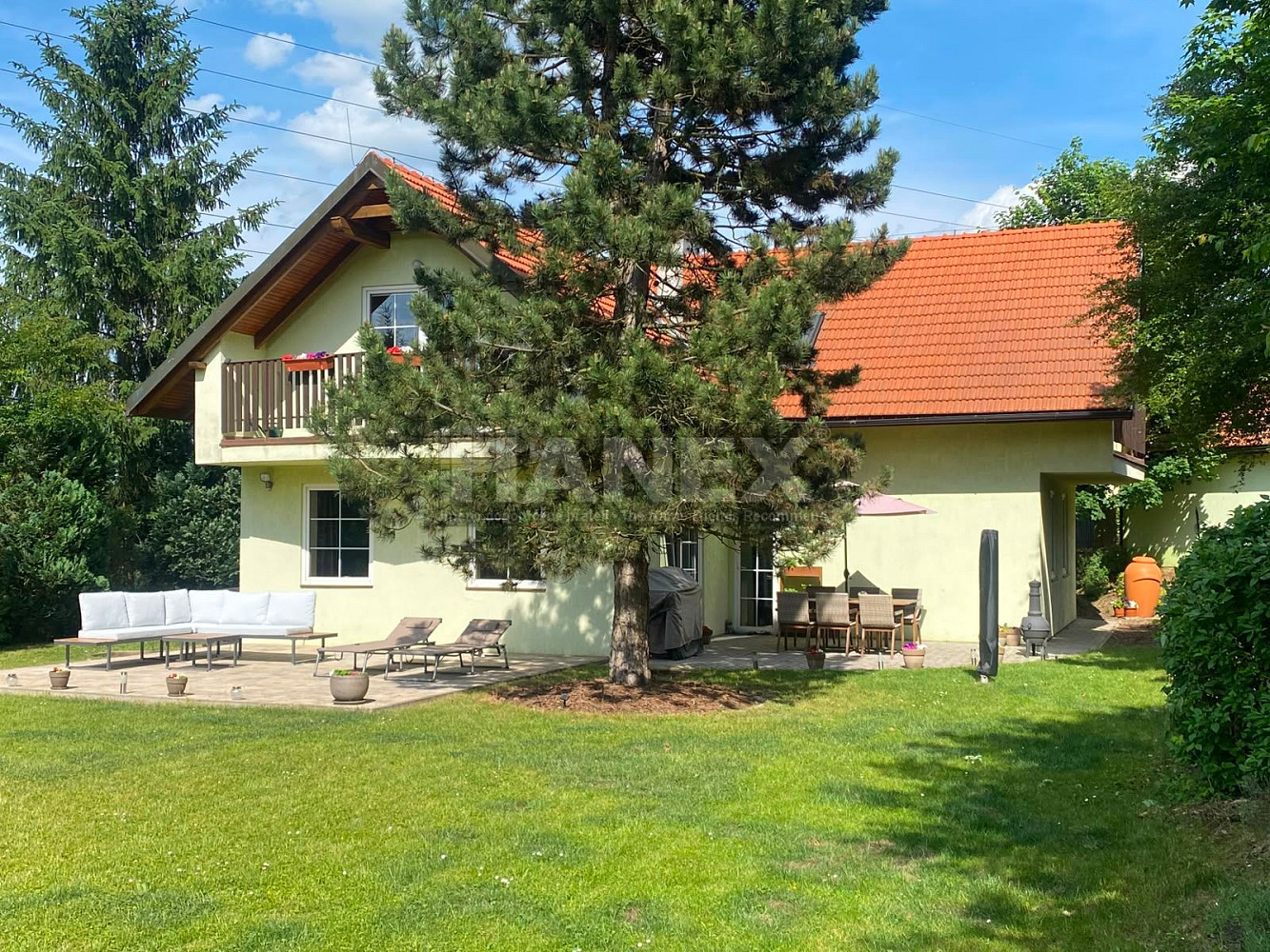 Prodej domu 192 m² s pozemkem 925 m²