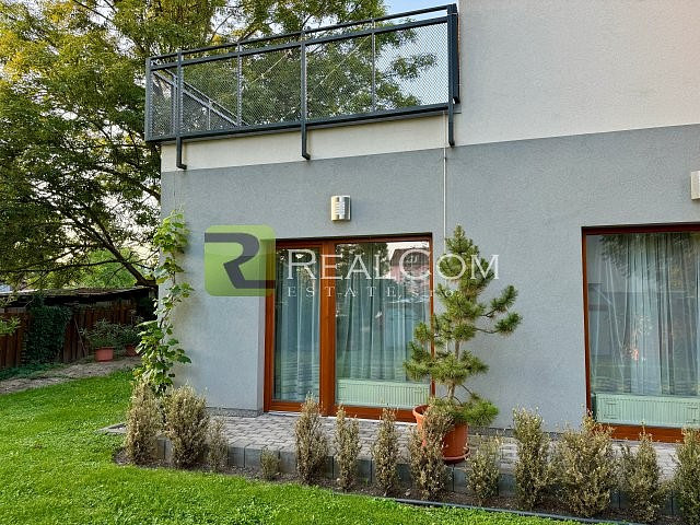 Pronájem bytu 1+kk 24 m² — photo 2