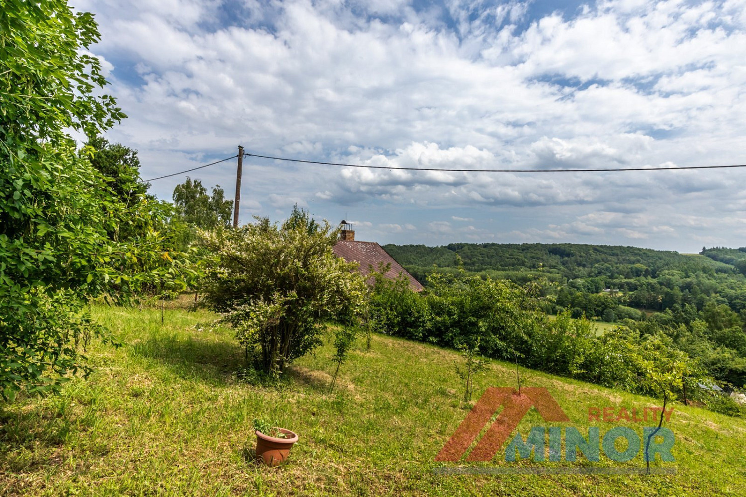 Prodej stavebního pozemku 408 m² – fotografie 3