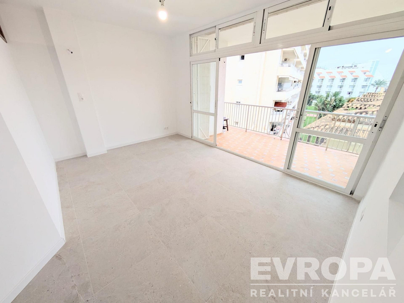 Prodej bytu 2+1 66 m² - Widok 2
