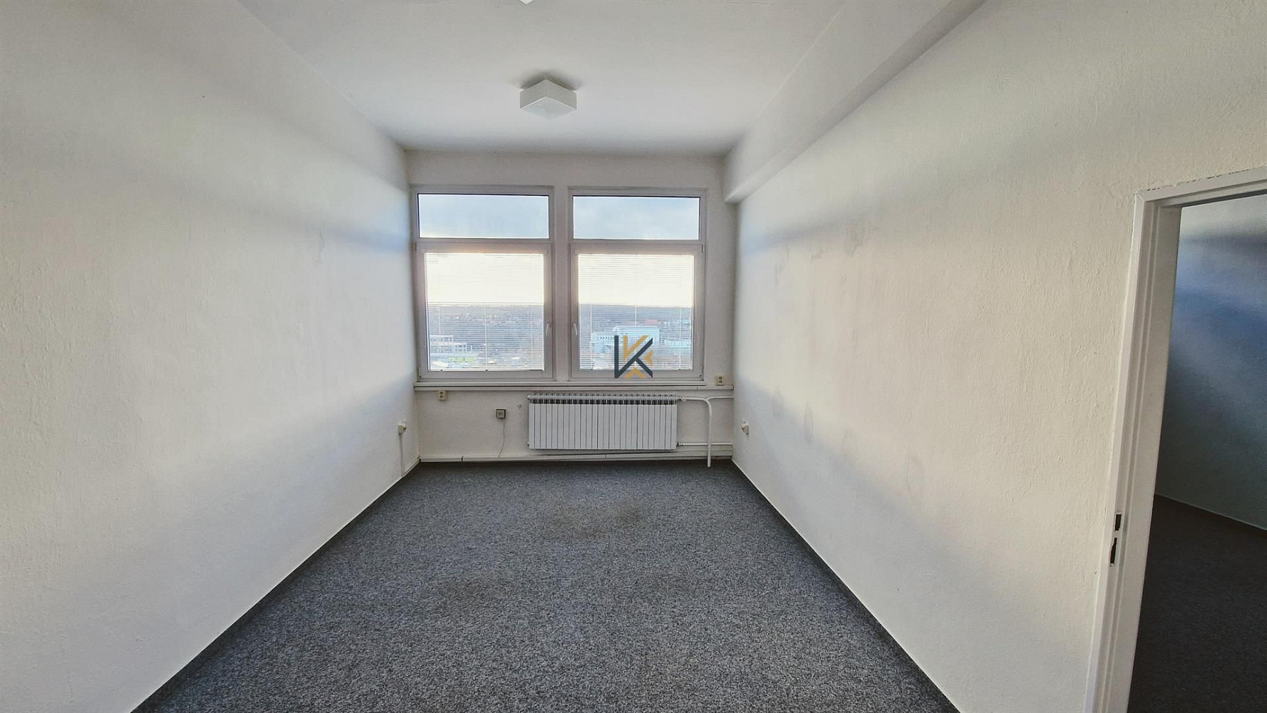 Pronájem kanceláře 30 m² – fotografie 3