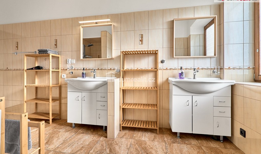 Prodej domu 570 m² s pozemkem 1 109 m², Chlum u Třeboně – náhled fotky 18