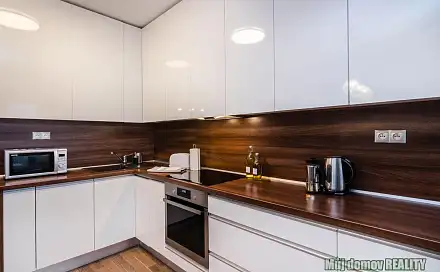 Pronájem bytu 2+kk 52 m², Zakšínská, Praha 9 - Střížkov
