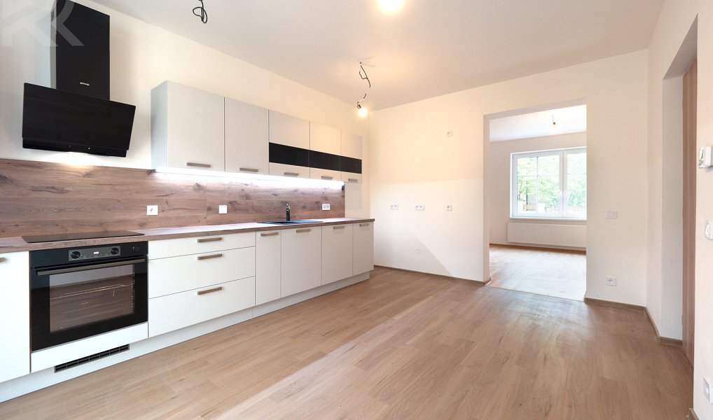 Pronájem domu 100 m² s pozemkem 426 m², Praha – náhled fotky 11