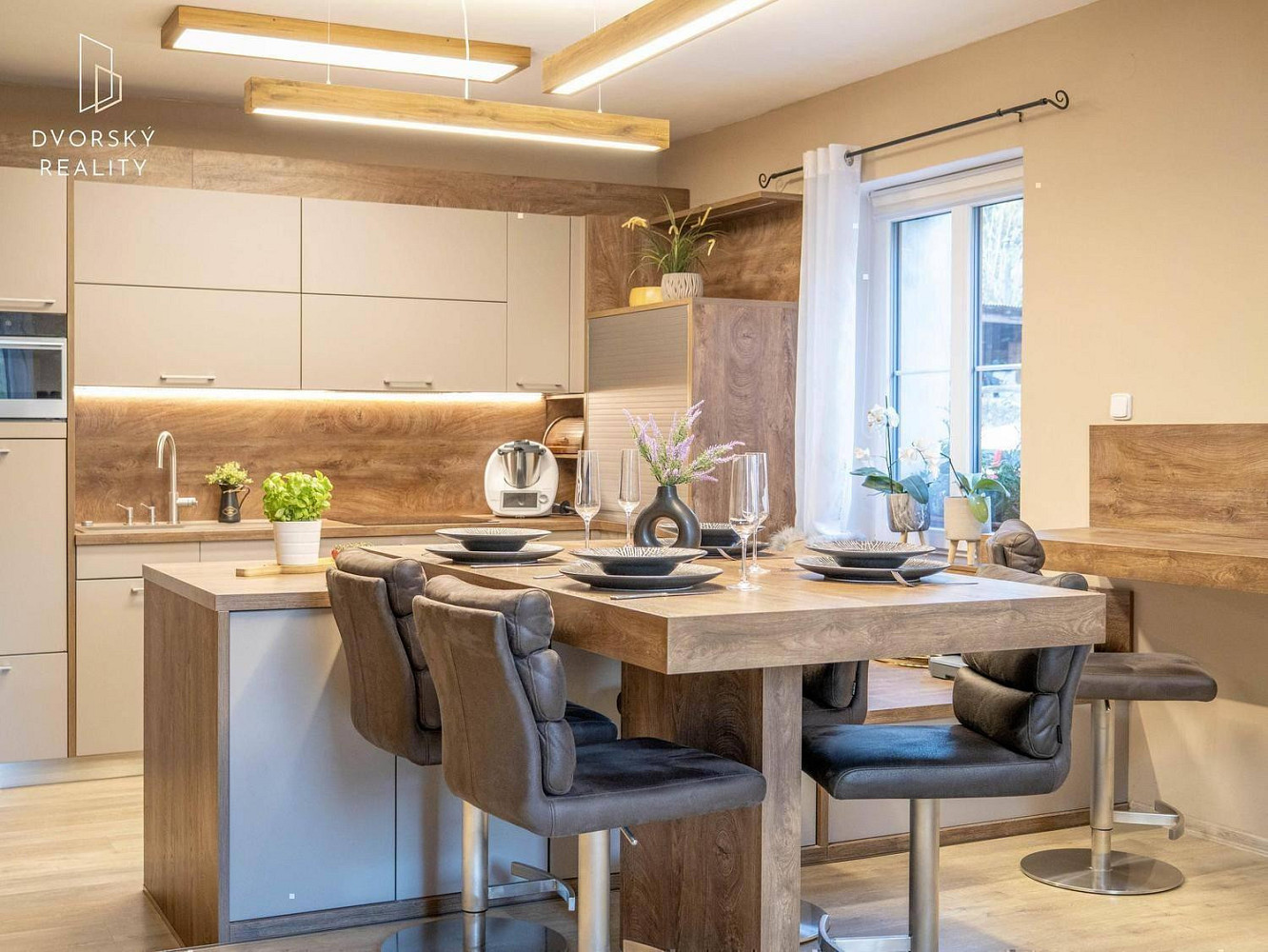Prodej domu 236 m² s pozemkem 678 m² – fotografie 4