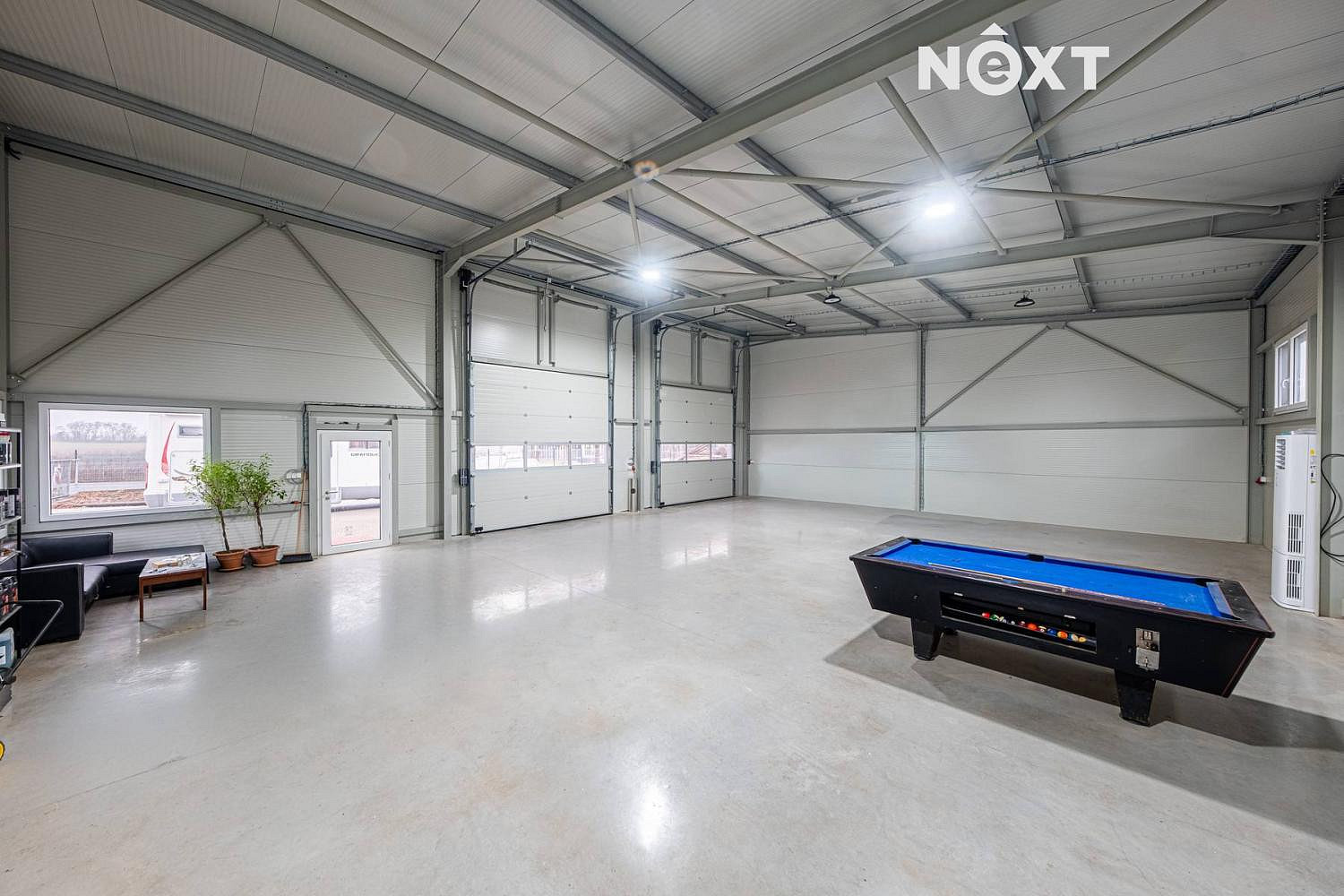 Pronájem skladovacích prostor 230 m²