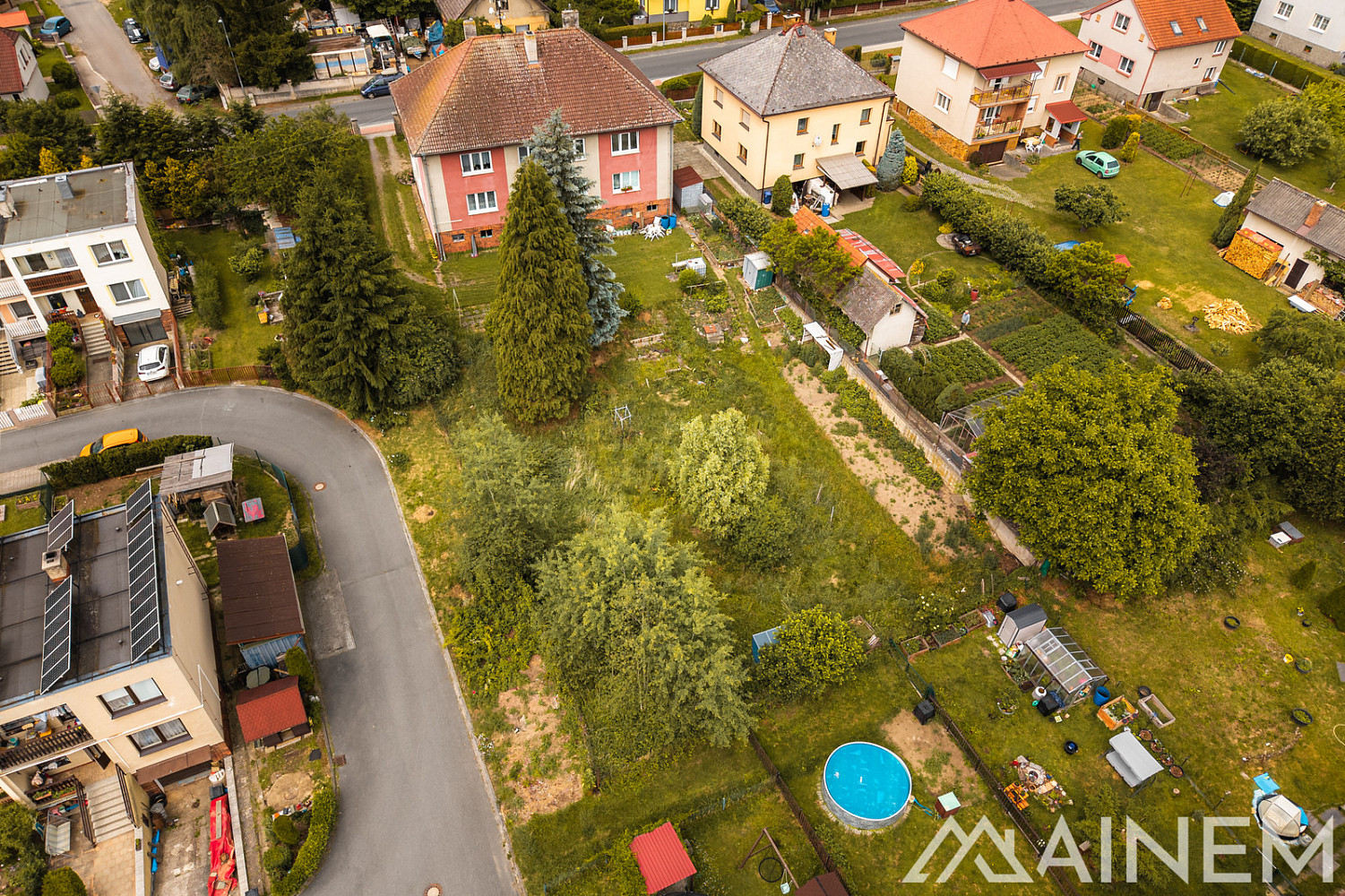 Prodej stavebního pozemku 989 m²