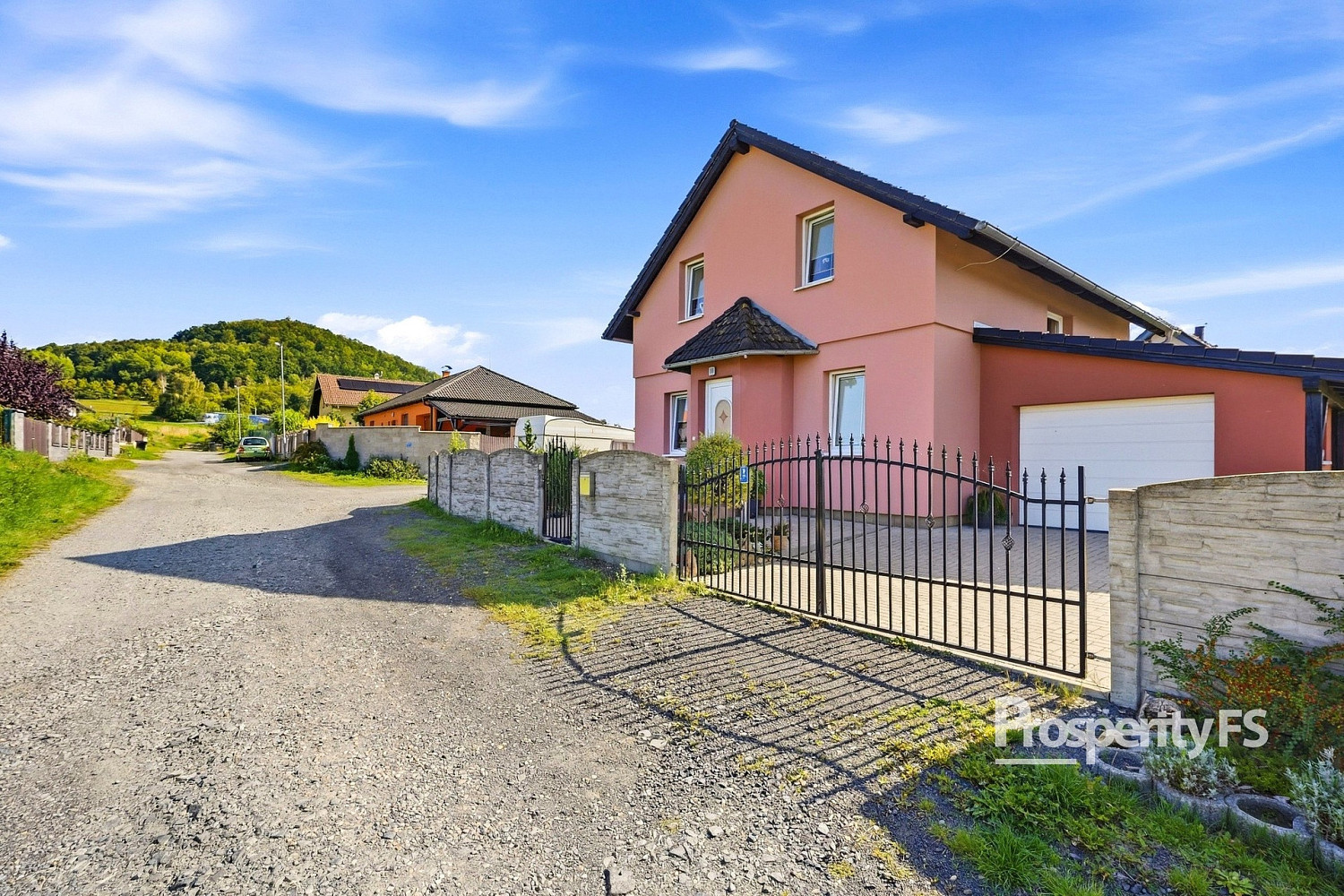 Prodej domu 131 m² s pozemkem 779 m²