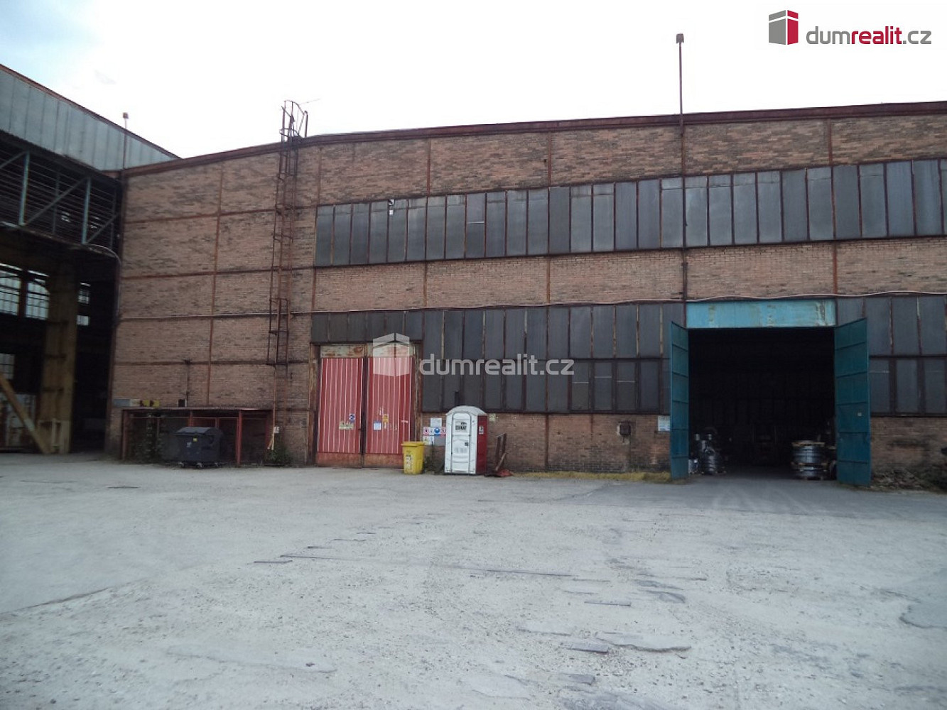 Pronájem výrobních prostor 1 800 m² – fotografie 3